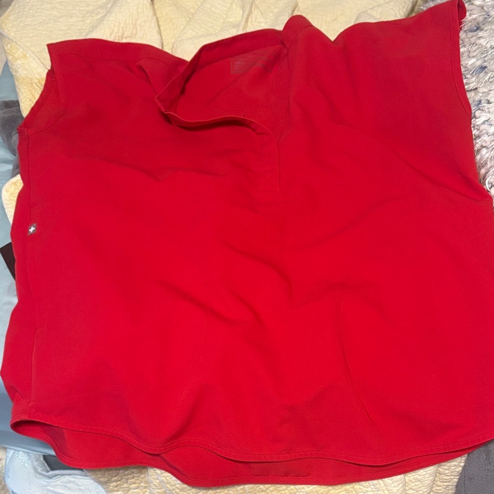 Figs Red Technical Collection Rafaela Top